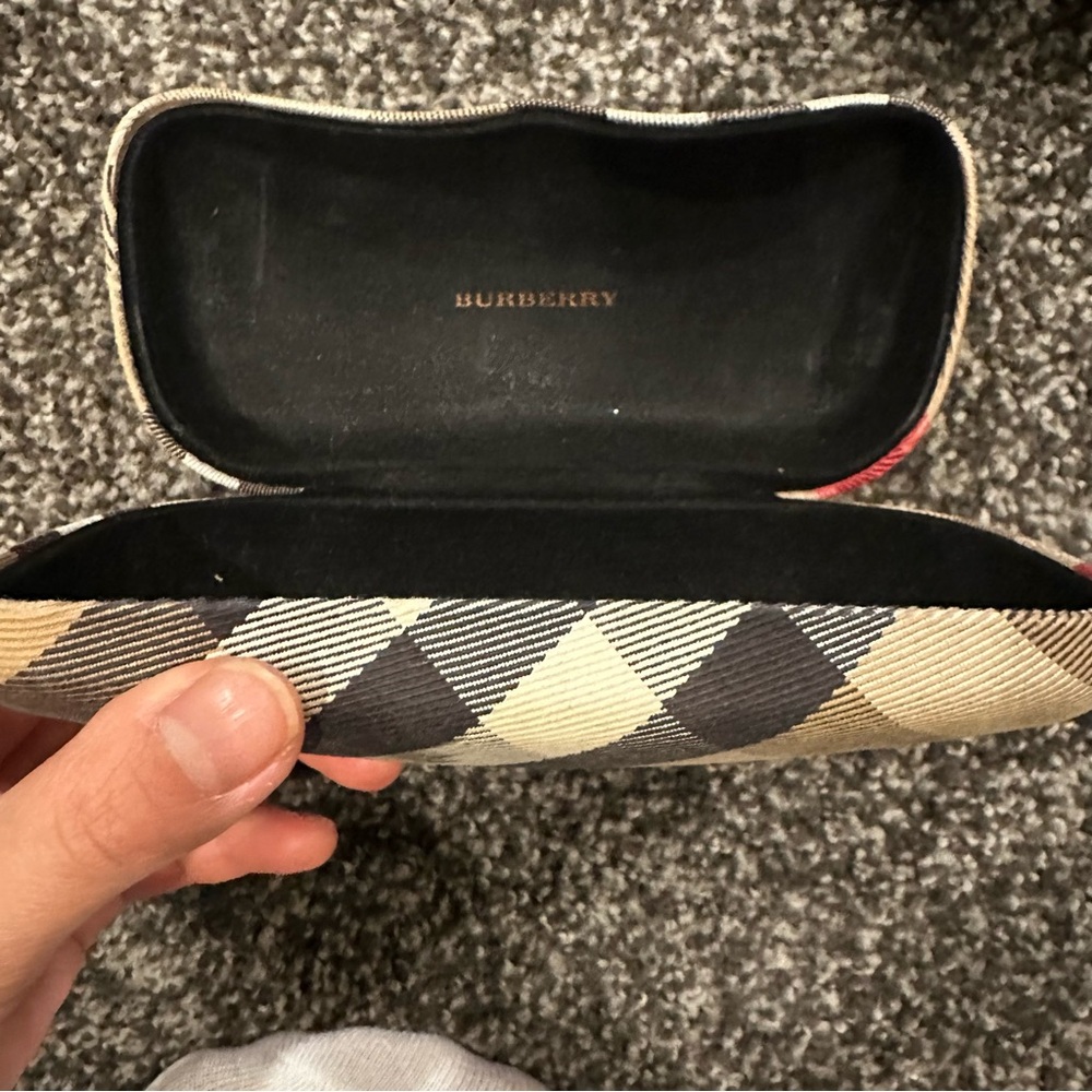 Burberry Checkered Sunglasses case Eyeglass Case - Picture 8 of 8
